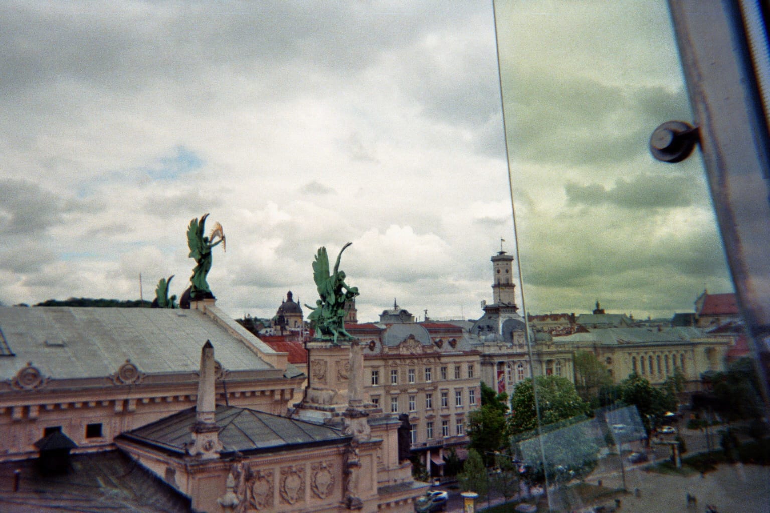 Soma Majestrina: Artes y Espacio en Lviv